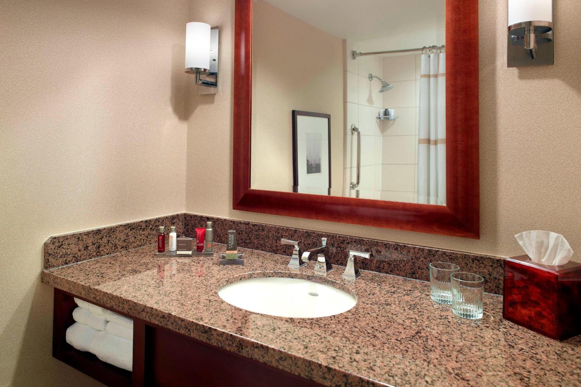 New Orleans Marriott Metairie At Lakeway Exteriör bild